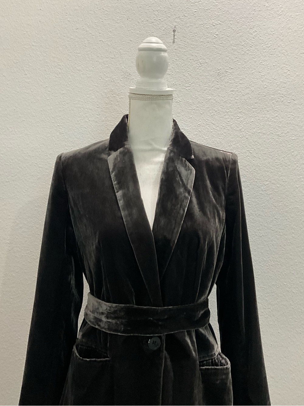 Ann Taylor Women's Velvet Belted Blazer Size 6 - Picture 7 of 11